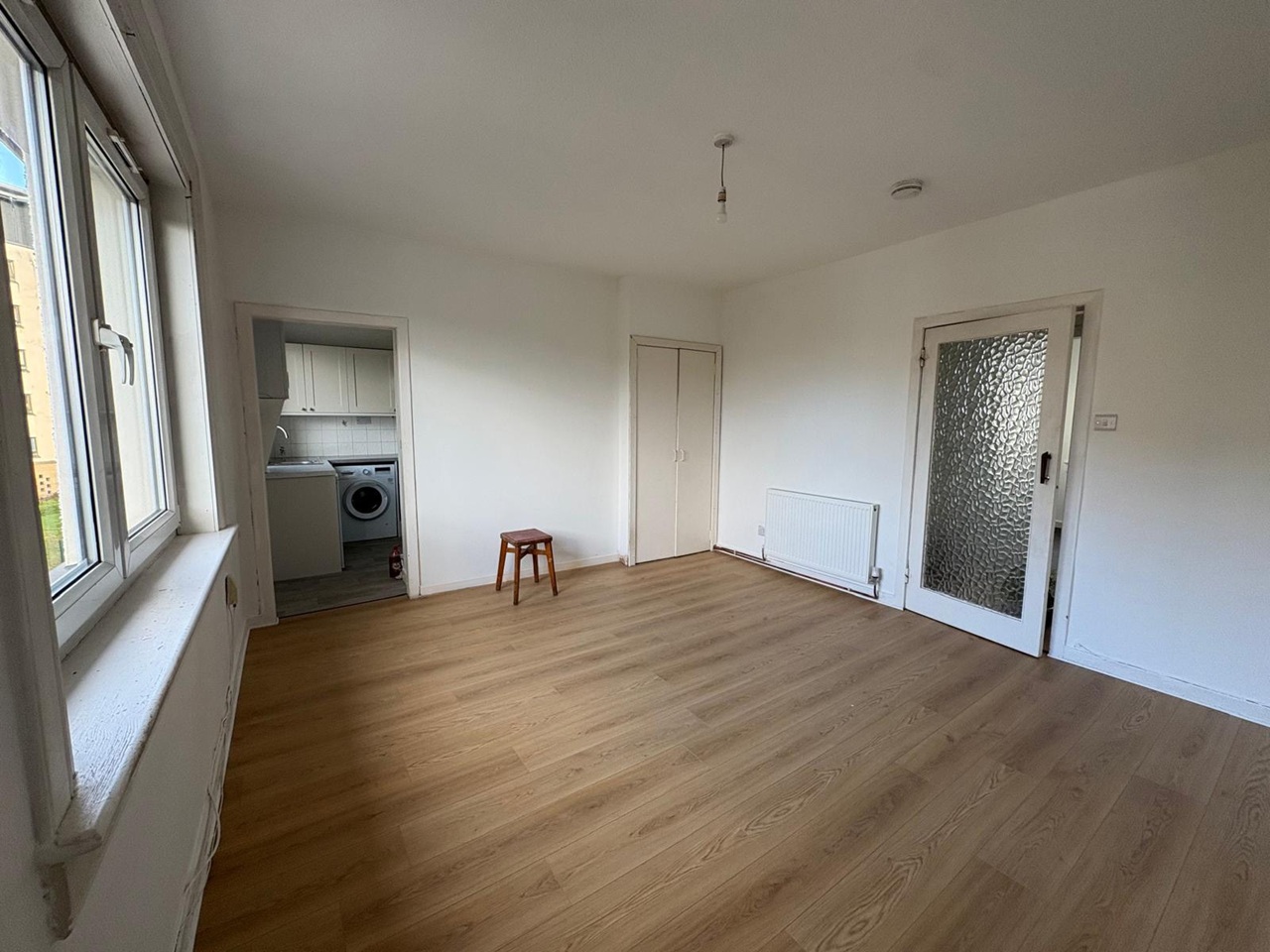 2 Bed Flat, Lochend Park, EH7 photo 4