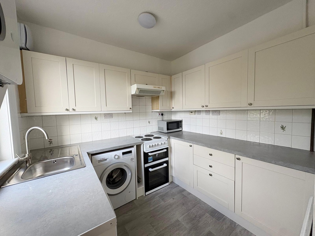 2 Bed Flat, Lochend Park, EH7