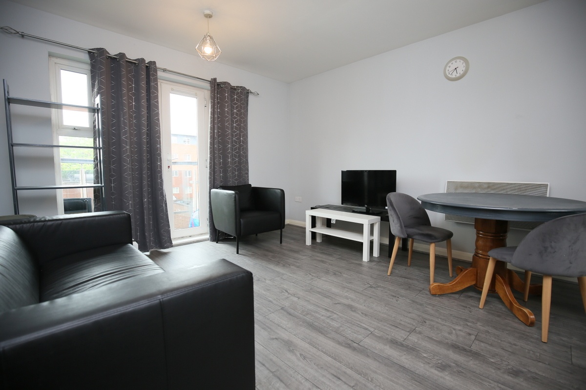 2 Bed Flat, Bodiam Hall, CV1
