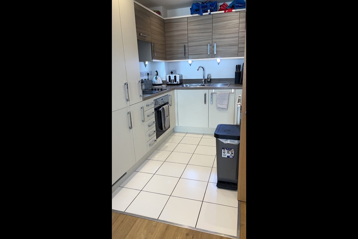 1 Bed Flat, John Thornycroft Road, SO19 photo 2