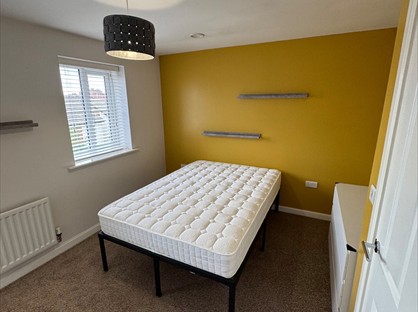 Room in a Shared House, Dean Lane, M40