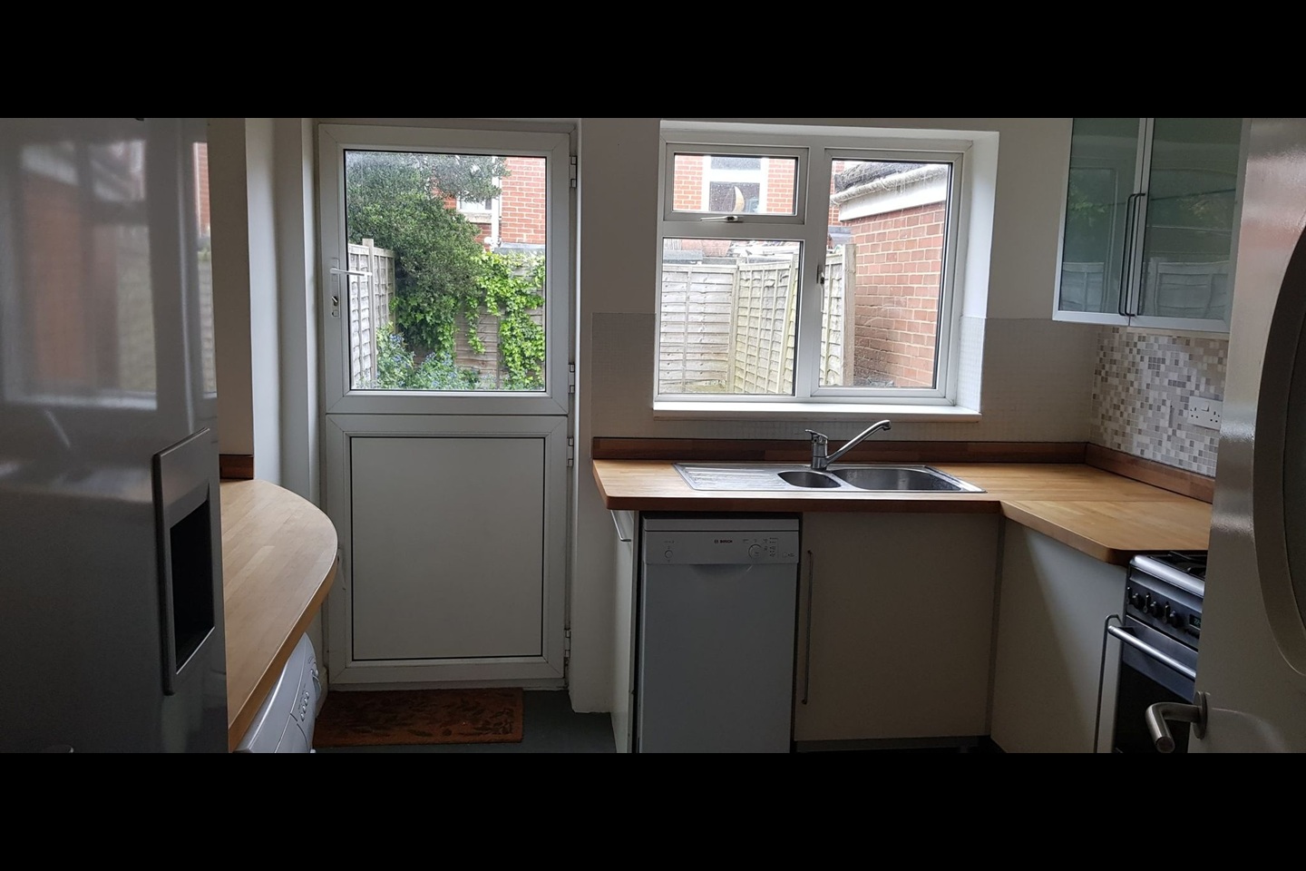 2 Bed Terraced House, Dover St, SO14 photo 5