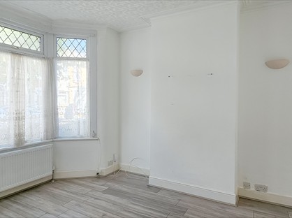 3 Bed Terraced House, Thorpe Road, E6