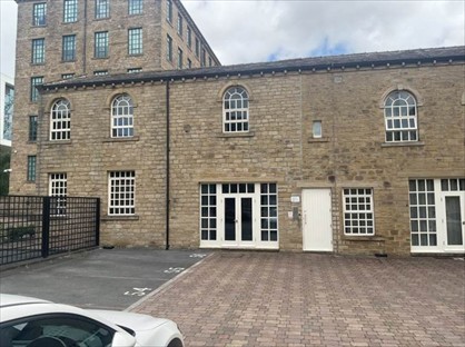 2 Bed Flat, Commercial St, HD1