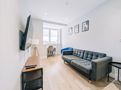 1 Bed Flat, New Road, CM14