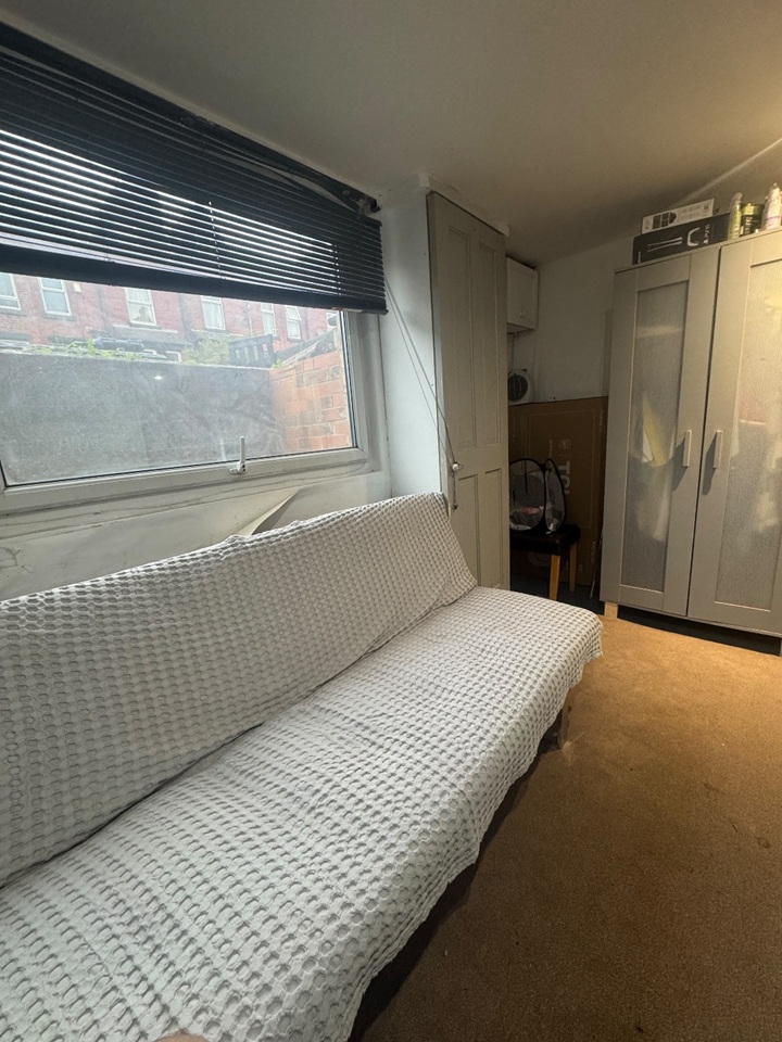 Studio Flat, Pearson Terrace, LS6 photo 3