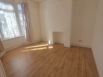 3 bed house for rent in Newham