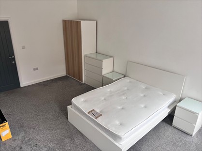 Room in a Shared Flat, Great Underbank, SK1