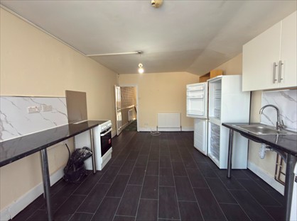 2 Bed Flat, First Avenue, E12