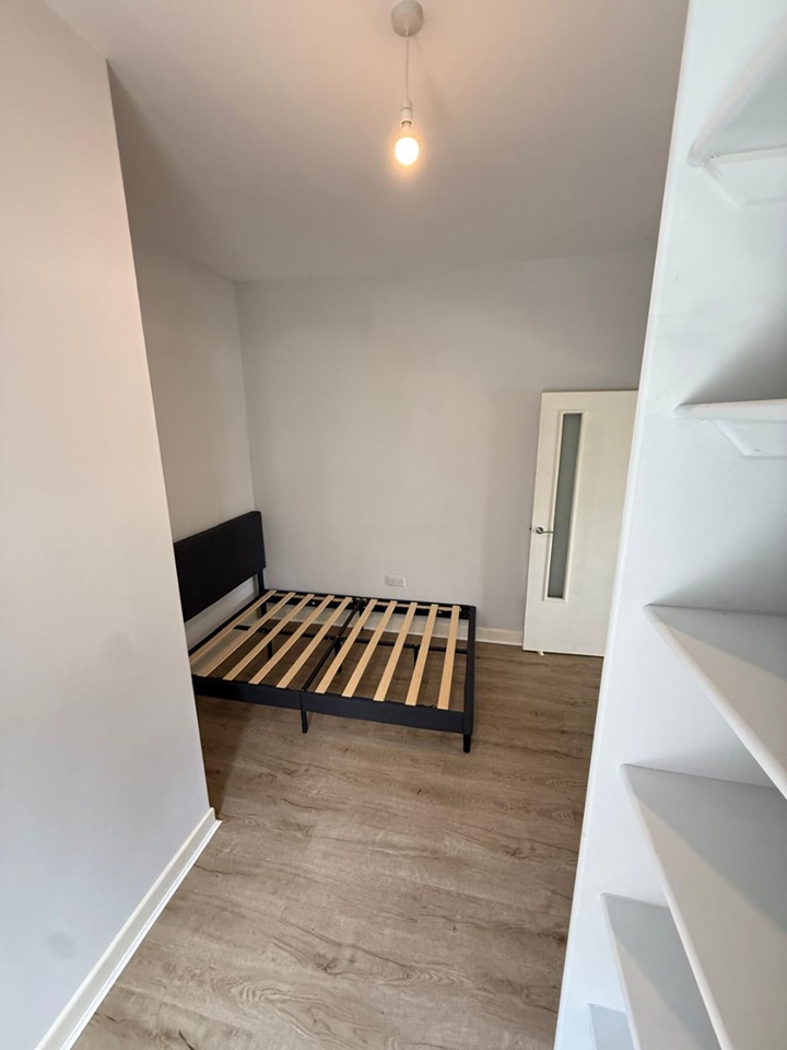 1 Bed Flat, Woodview Terrace, LS11 photo 4