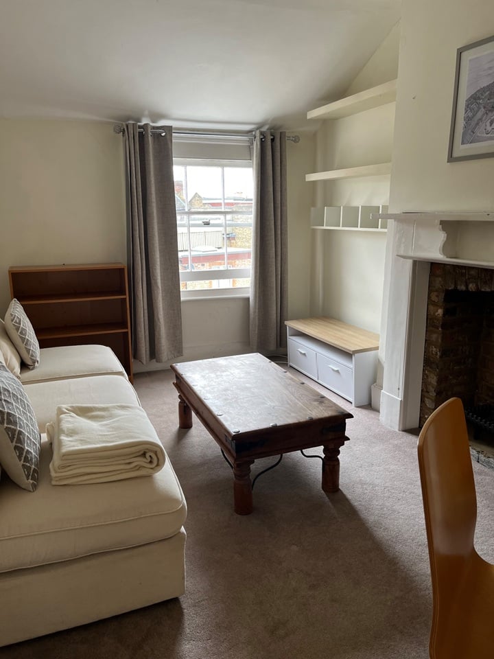 1 Bed Flat, Marjorie Grove, SW11