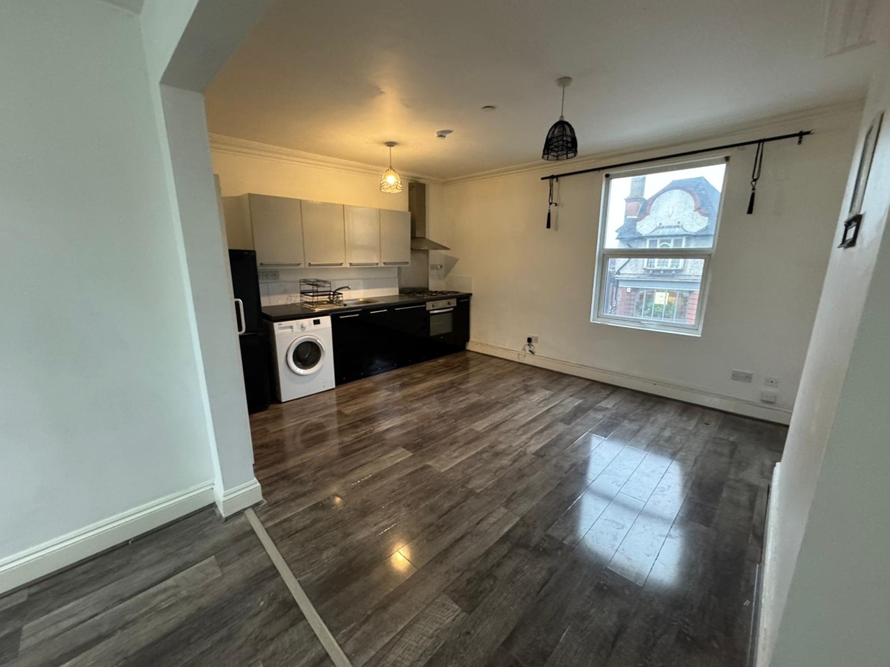 2 Bed Flat, Mansfield Road, NG5 photo 2