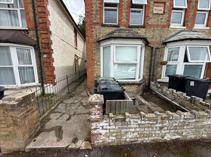 Studio Flat, Douglas Road, ME16