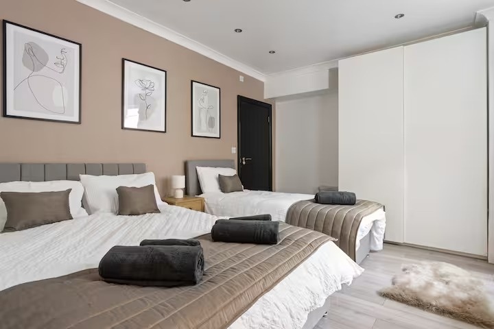2 Bed Flat, Edbrooke Road, W9 photo 4