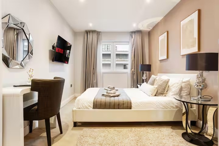 2 Bed Flat, Lombard Road, SW11 photo 4