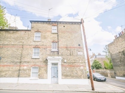 1 bed flat/apartment for rent in Studio Flat, St Peter's Street, N1