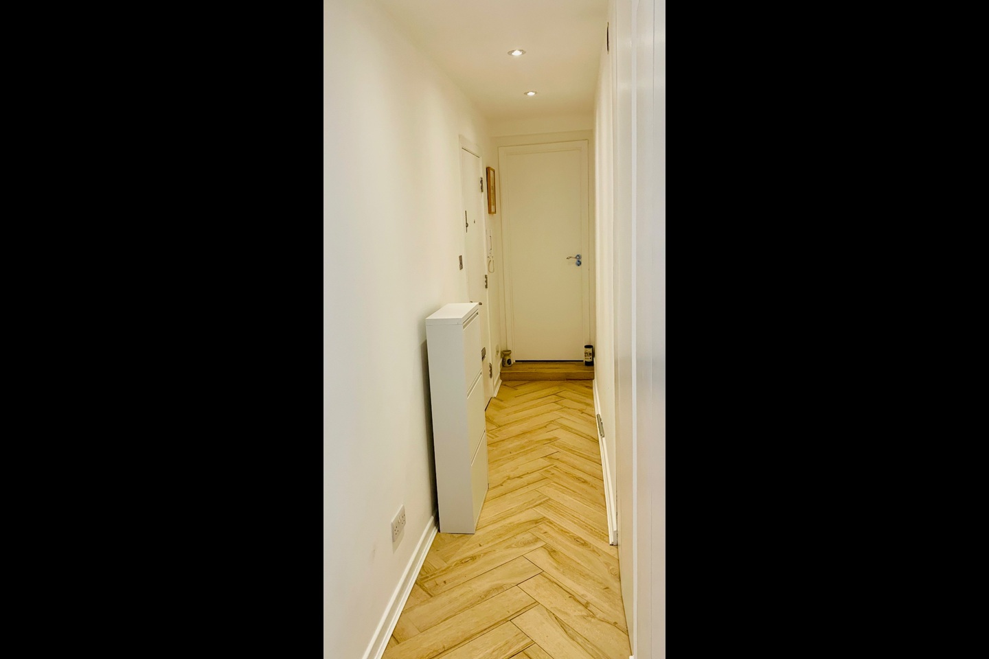 1 Bed Flat, Radford House, W2 photo 4