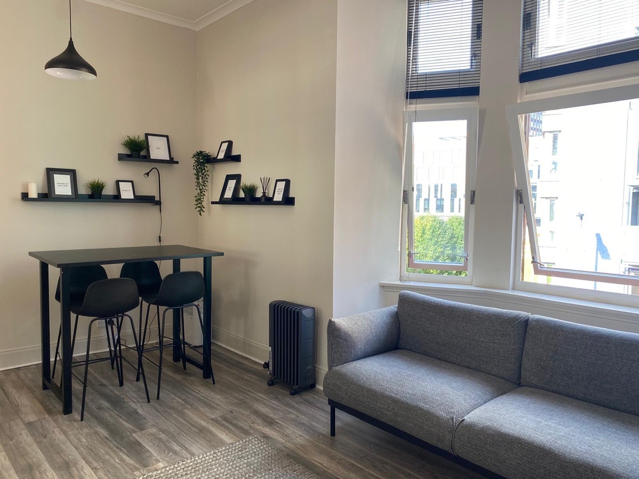 2 Bed Flat, Ingram Street, G1 photo 3