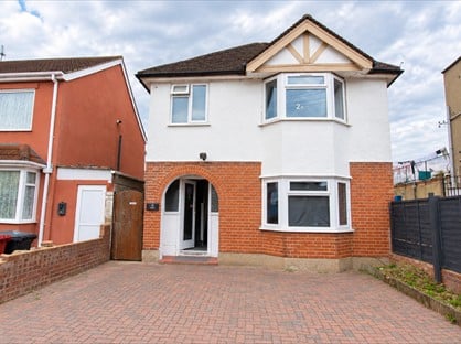 3 Bed Terraced House, Bradley Road, SL1