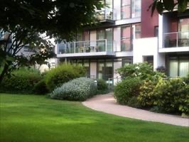 2 Bed Flat, Queenstown Road, SW11 photo 5