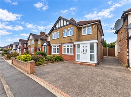 3 Bed Semi-Detached House, Glisson Road, UB10