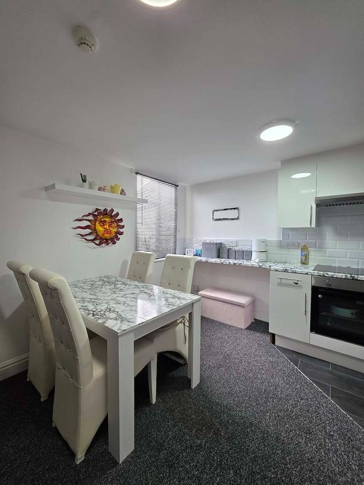 1 Bed Flat, Monthermer Road, CF24 photo 3