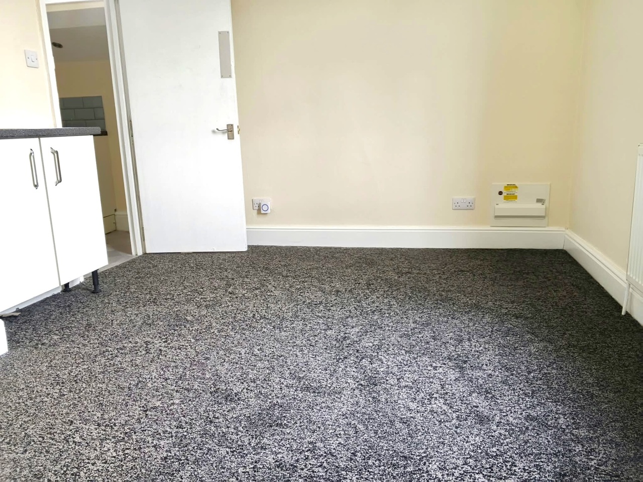 1 Bed Flat, Foxhall Road, NG7 photo 4
