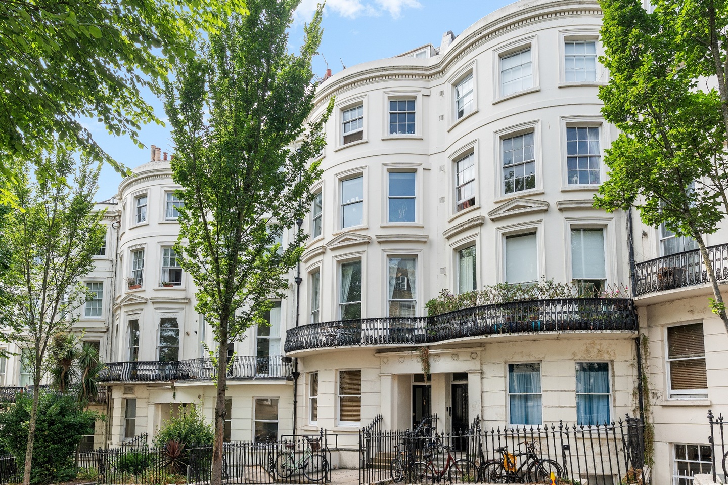 1 Bed Flat, Lowerground Floor, BN1 photo 3
