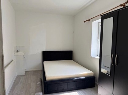 Room in a Shared House, Reede Road, RM10