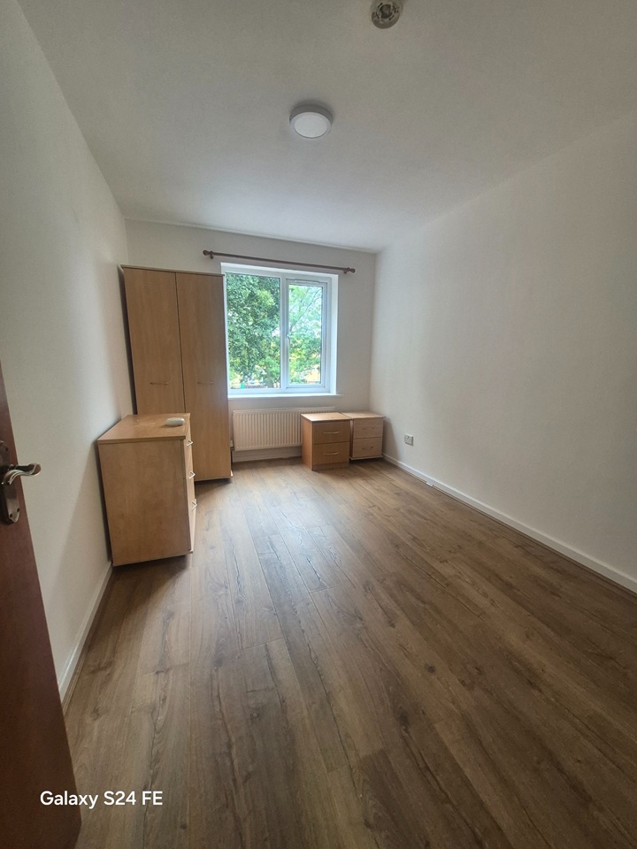2 Bed Flat, Withington Road, M16 photo 4