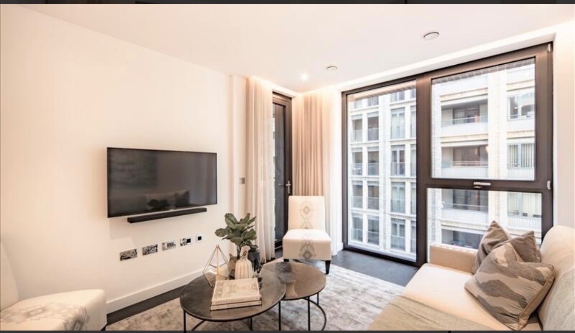 3 Bed Flat, Charles Clowes Walk, SW11 photo 3