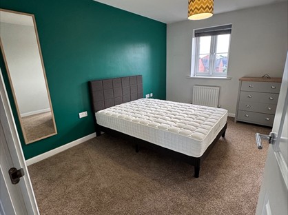 Room in a Shared House, Dean Lane, M40