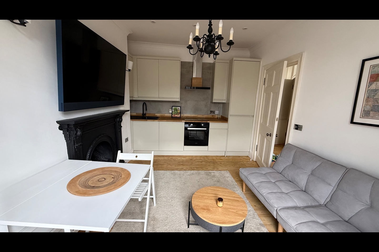 2 Bed Flat, St Vincent Street, EH3 photo 2
