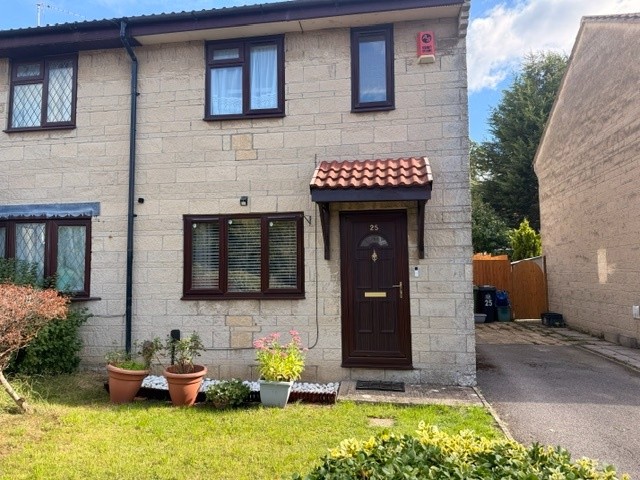 3 Bed Semi-Detached House, Briarside Road, BS10