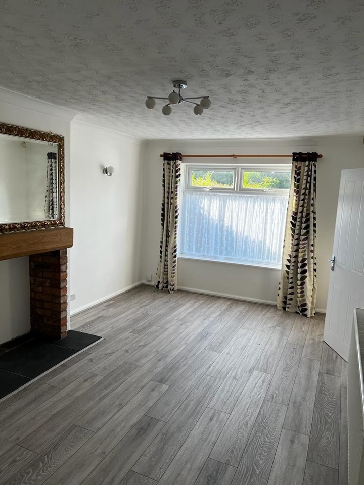 3 Bed Semi-Detached House, Rushford Drive, NG8