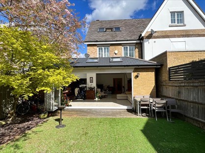 3 Bed Semi-Detached House, Rawlings Close, BR3
