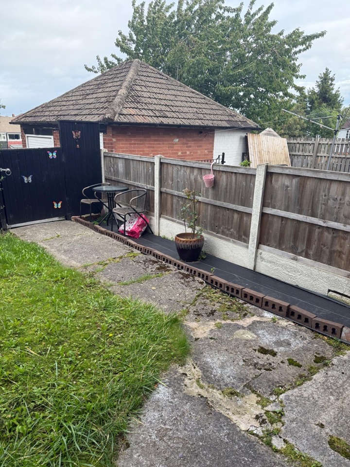 1 Bed Flat, Halton, LS15 photo 3
