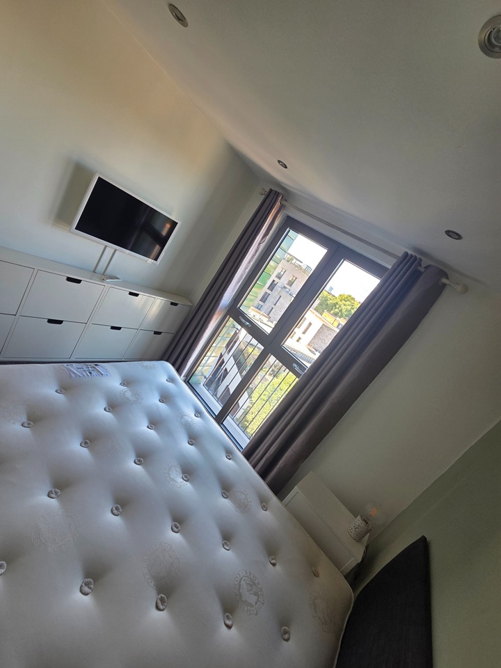 1 Bed Flat, Camden Road, NW1 photo 4