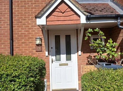 3 Bed Semi-Detached House, Swallows Croft, RG1