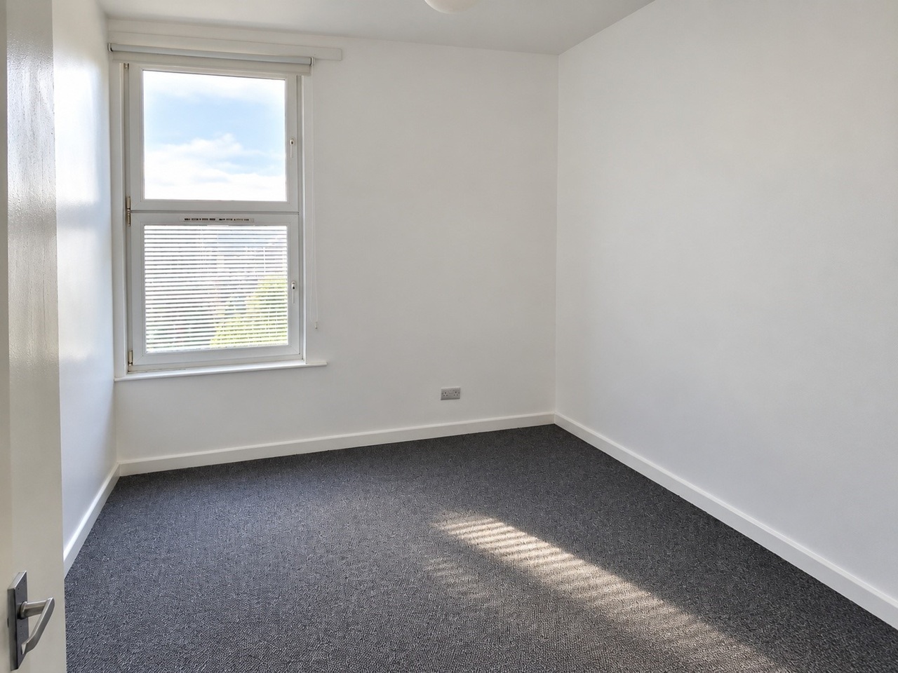 2 Bed Flat, Seymour Grove, M16 photo 5