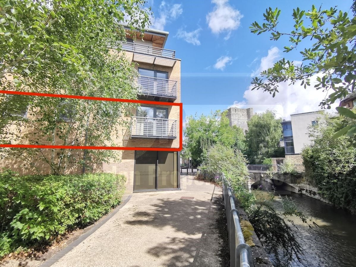 2 Bed Flat, Woodins Way, OX1