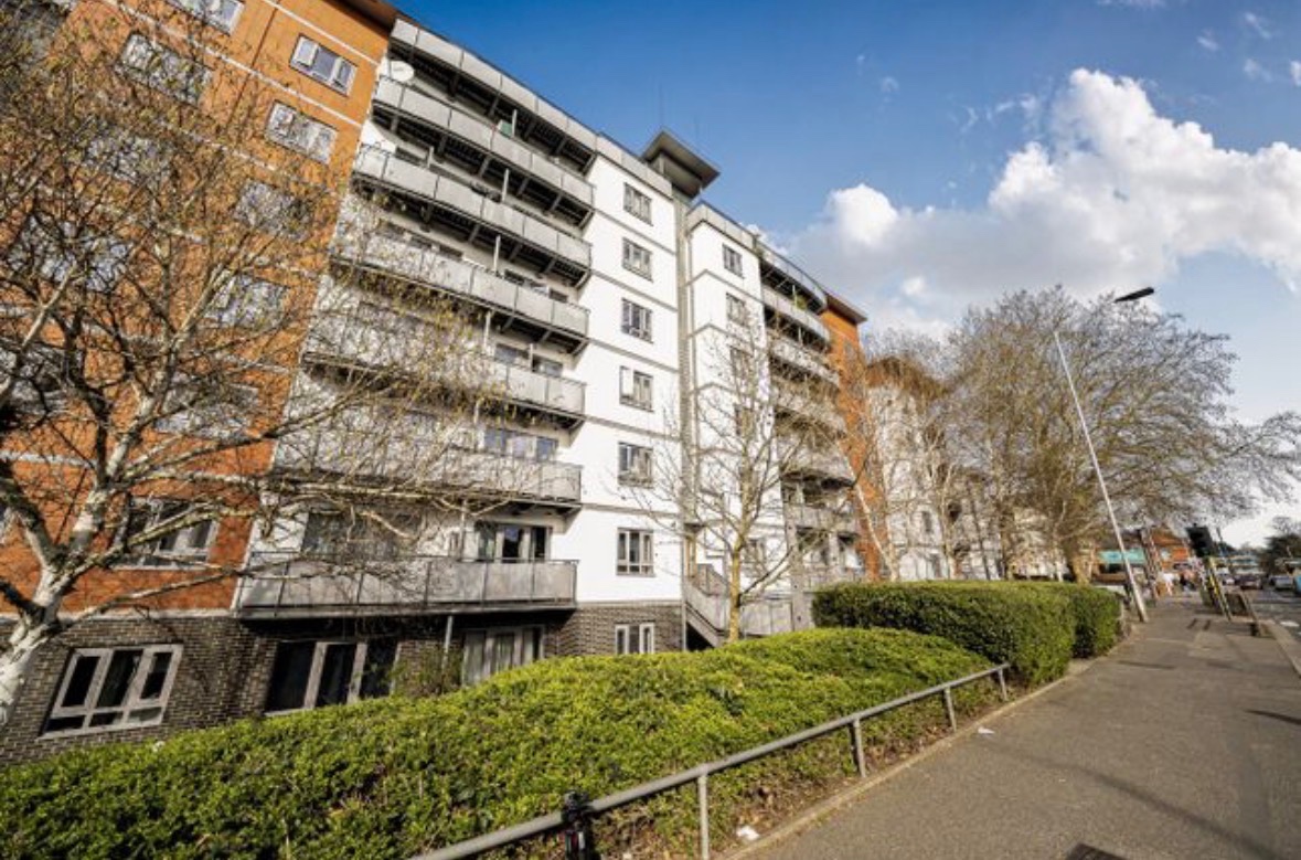 1 Bed Flat, Norwood Road, RG1