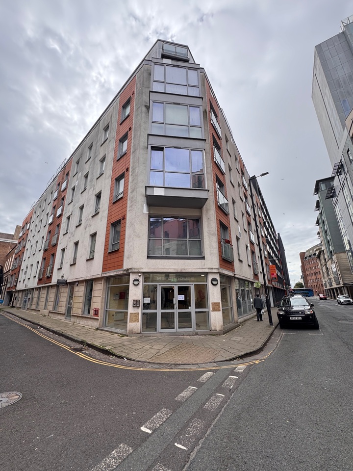 2 Bed Flat, Marsh St, BS1 photo 2