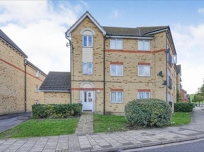 2 Bed Flat, Hill View Drive, SE28