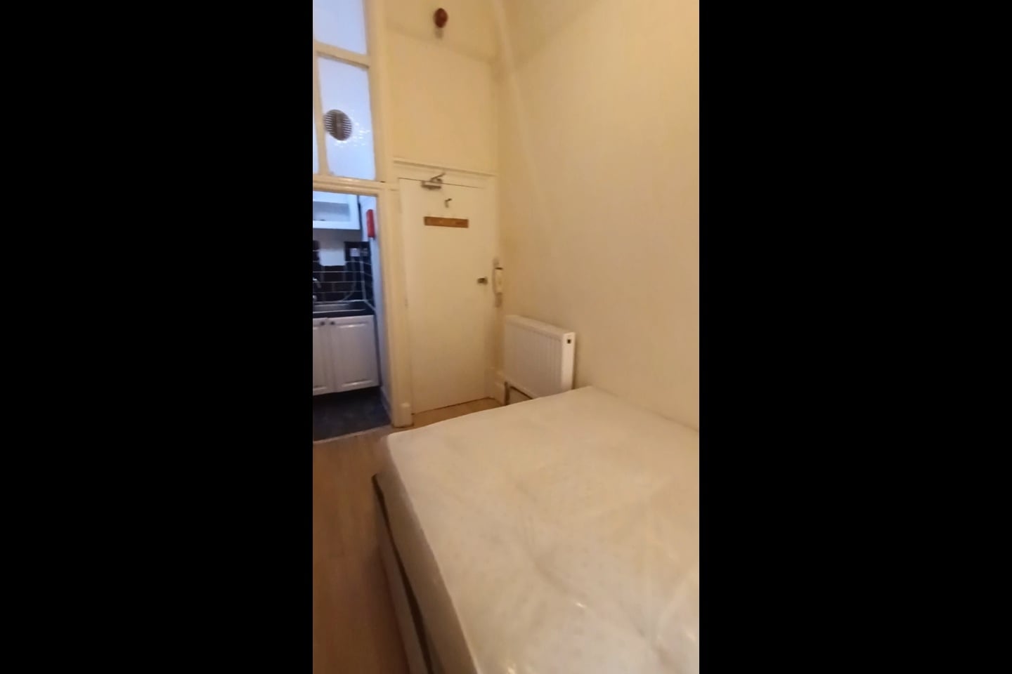 Studio Flat, Howley Place, W2 photo 3