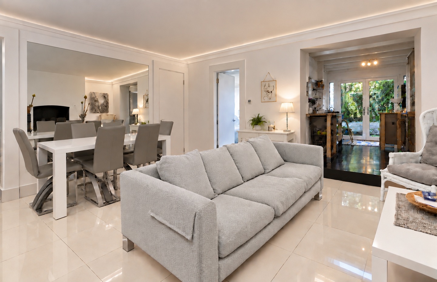 2 Bed Flat, Lillie Road, SW6 photo 2
