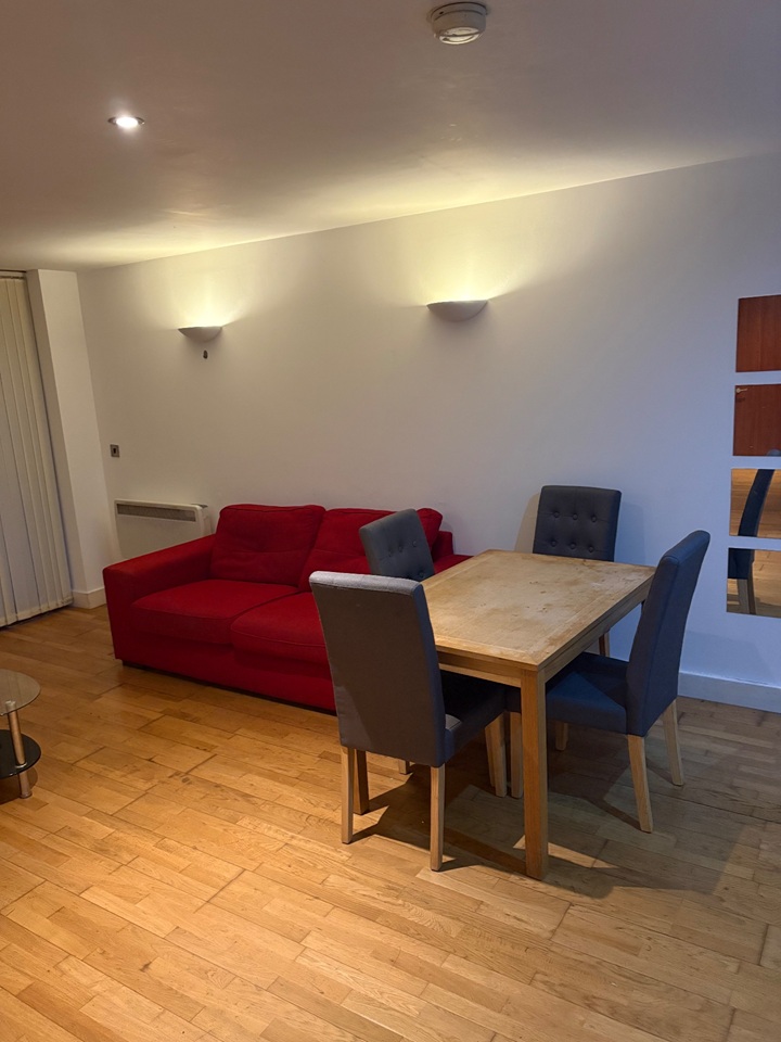 2 Bed Flat, Block D, M4 photo 4