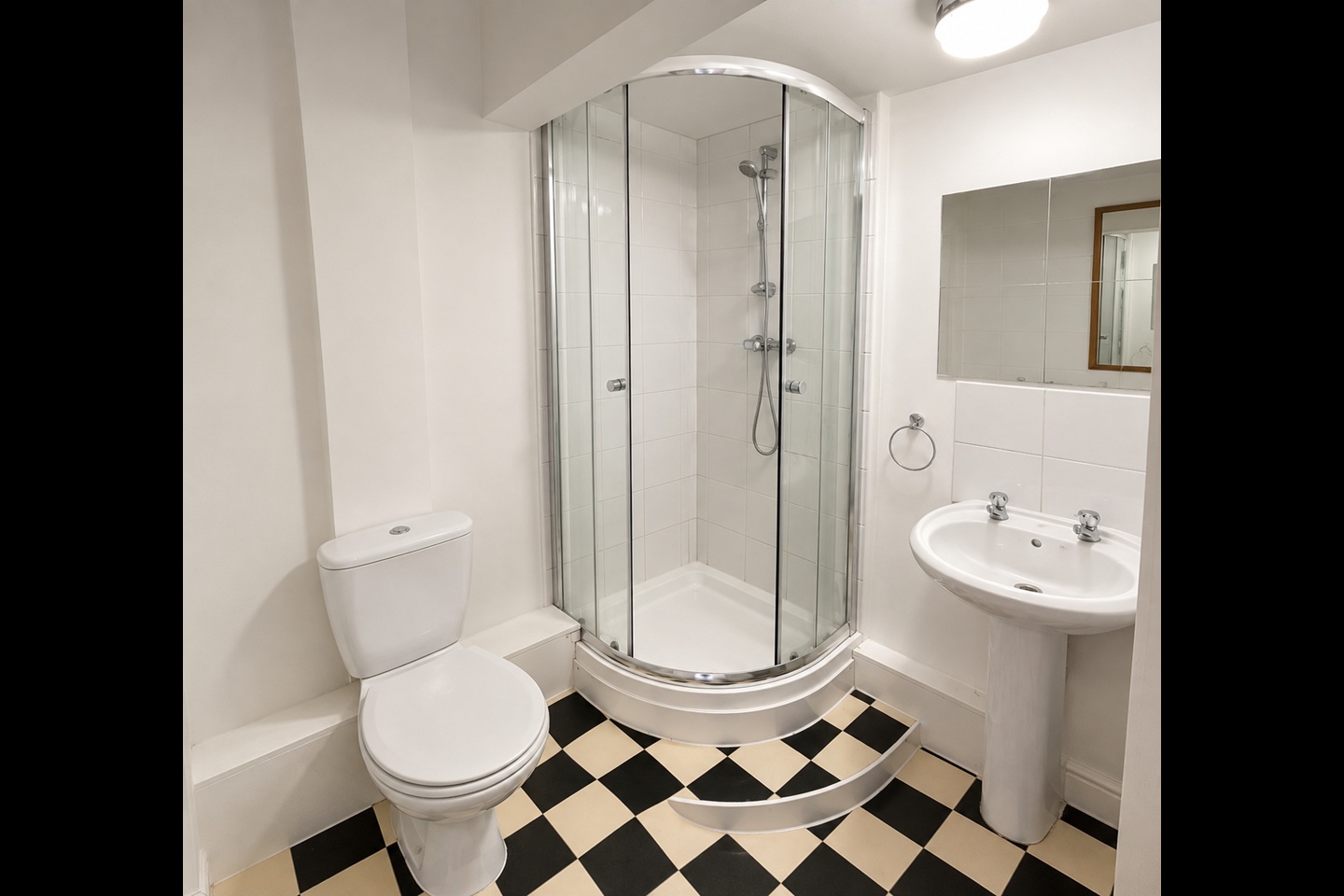 1 Bed Flat, City Road, BS2 photo 5