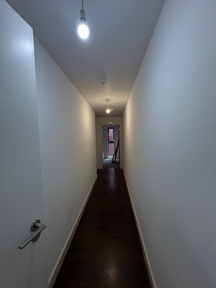 2 Bed Flat, Church St, M4 photo 2