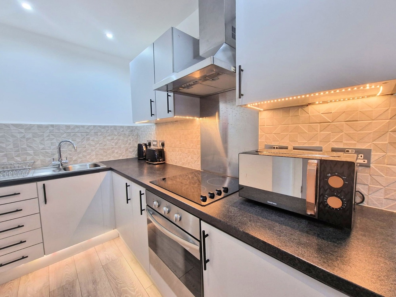 1 Bed Flat, The Arcadian, B5 photo 4